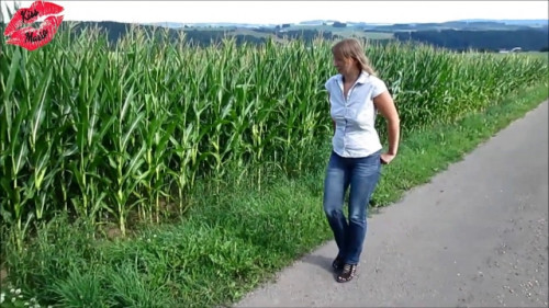 KissMaria´s Geilster Spaziergang am Maisfeld